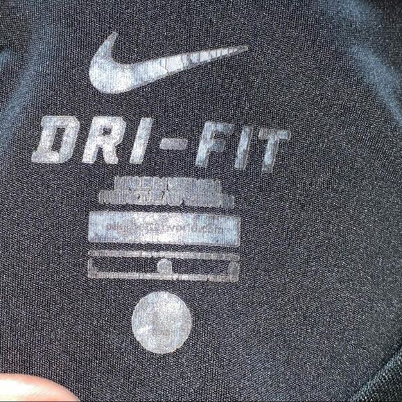 Nike Dri-Fit Georgia Dawgs Short Sleeve Pullover Shirt with mesh sides red/black - Picture 6 of 6